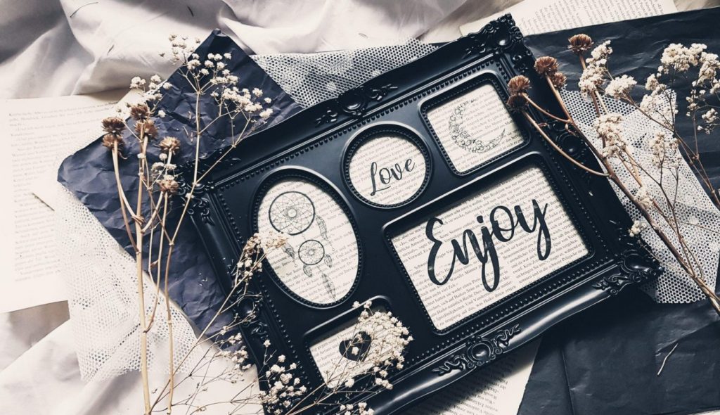 Bitsy Boutique Gift Shop Cover